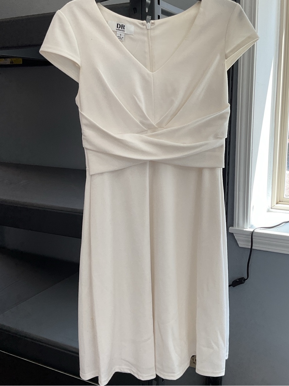 Elegant White Twist-Waist Midi Dress